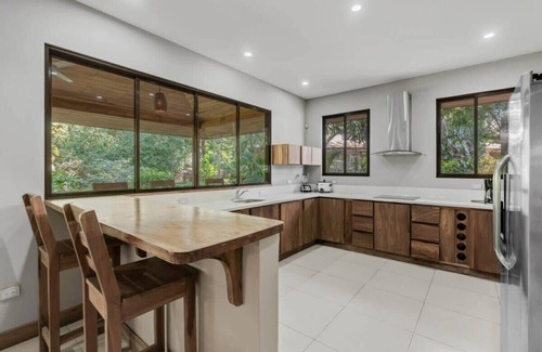 Potrero Maison | Stylish 3-Bedroom Tropical Escape with Pool & Outdoor Living, 1 Block from Playa