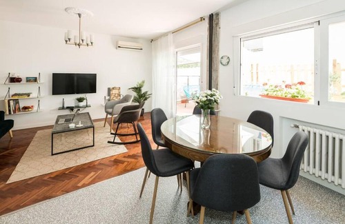 Embajadores Appartement | Stylish 3 BR With Private Terrace In City Center