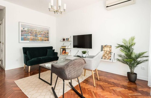 Embajadores Appartement | Stylish 3 BR With Private Terrace In City Center