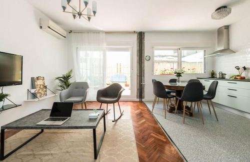 Embajadores Appartement | Stylish 3 BR With Private Terrace In City Center