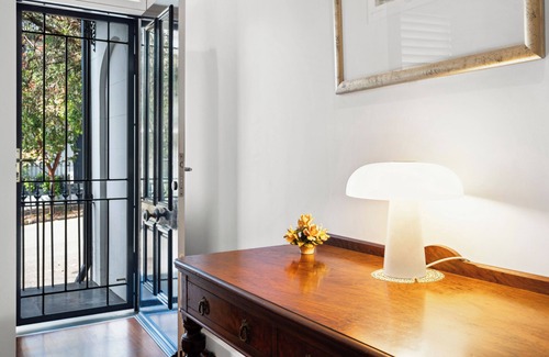 Balmain Maison | Stylish 3BR, 2BA King Beds Balmain Terrace Near Parks, Ferries & Darling Street