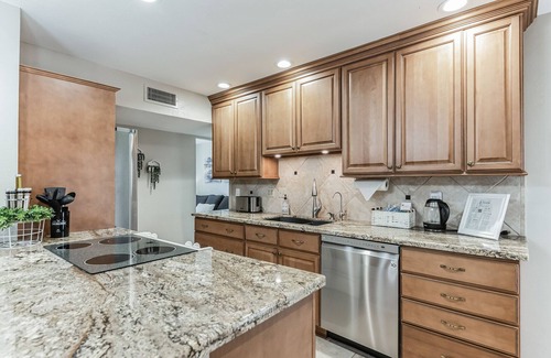 Scottsdale Estates Ten Maison | Stylish 3BR/3BA Retreat w/ Private Spa, 2miles to Old Town