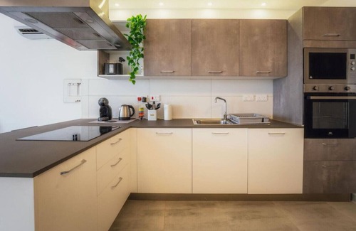 Xewkija Appartement | Stylish 3BR Gozo Escape with Wifi & Homey Touches!