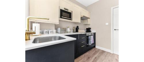 Tottenham Appartement | Stylish 3BR Home with Garden Sleeps 6