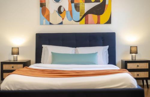 Sainte-Marie Appartement | Stylish 3BR in Montreal Village