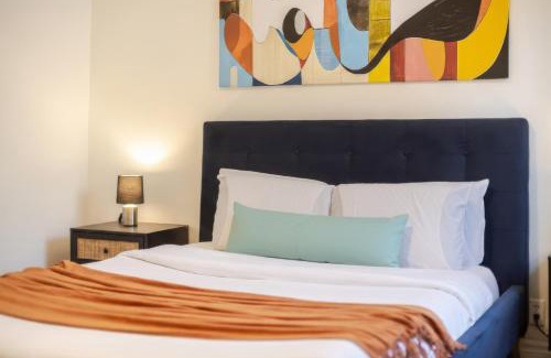 Sainte-Marie Appartement | Stylish 3BR in Montreal Village