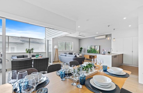 Camp Hill Appartement | Stylish 3BR Townhouse CampHill - WiFi, Parking