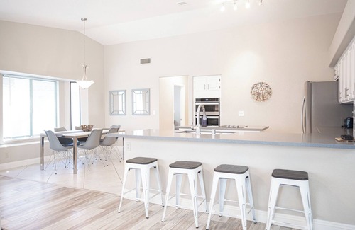 Green Valley North Maison | Stylish 4 Bed, 3 Bath in Henderson/Green Valley!