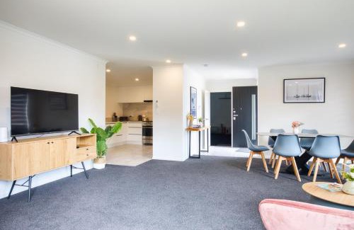 Pukehangi Maison | Stylish 4 Bedroom house Brand New in Rotorua