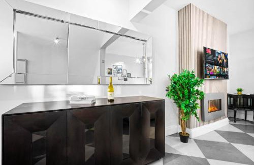 Birmingham Maison | Stylish 4 Bedroom Townhouse - Edgbaston - Near Birmingham City Centre - Sleeps 8 - Parking - 578P