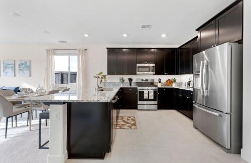 Sparks Maison | Stylish 4BR Home Nr Golden Eagle Sports Complex