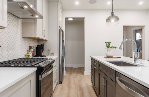 Merion Village Maison | Stylish 4BR in Merion Village PD