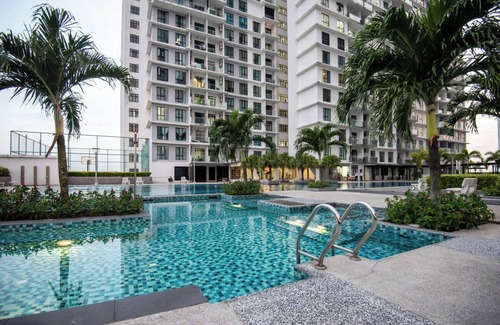 Johor Bahru Appartement | Stylish 4BR Near Paradigm Mall, Pool, Free Parking
