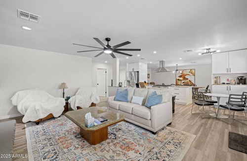 Tempe Maison | Stylish 4BR Pool Oasis,ASU,Spring Training! Old Town Scottsdale 10 minutes away.