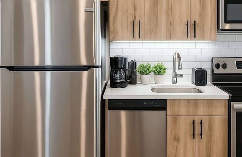 Near South Side Appartement | Stylish 4BR South Loop Home State 23-202