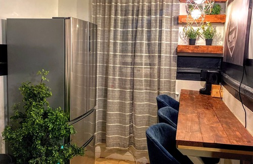 Weequahic Maison | Stylish 5-Bedroom Duplex Near NYC for Large Groups/Sleeps 16+Breakfast Included