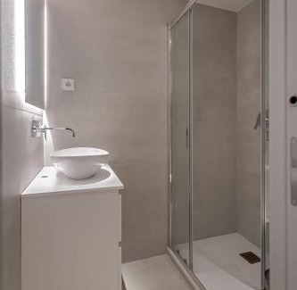 Gaztambide Appartement | Stylish 5BR Flat with terrace