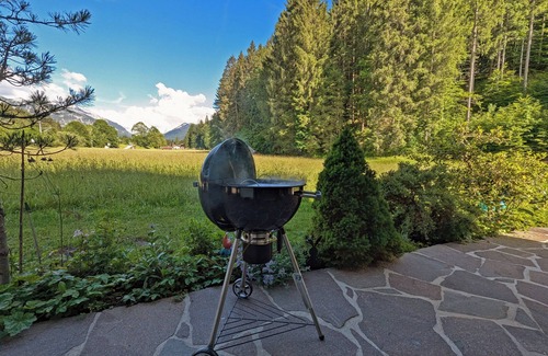 Kruen Maison | Stylish and cozy holiday home in Klais with terrace and garden, near MIttenwald.