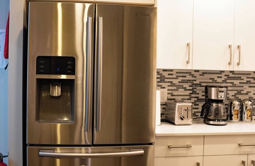 Northwest Calgary Appartement | Stylish and Cozy newly built home-like setting. Great location in NW Calgary.