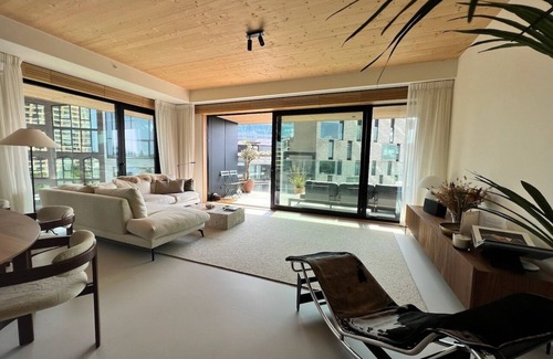 Frankendael Appartement | Stylish and Luxurious Apartment Overlooking the Amstel River