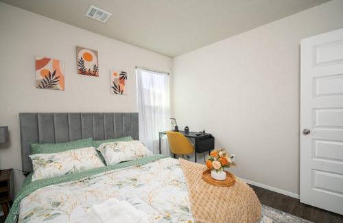 Broken Arrow Maison | Stylish and Luxuriously Furnished 3BedRoom Getaway