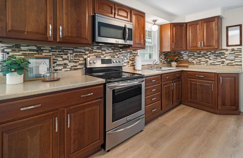 Trumansburg Maison | Stylish and Refreshed Home with Hot Tub in the Heart of Tburg
