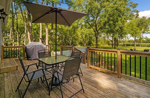 Trumansburg Maison | Stylish and Refreshed Home with Hot Tub in the Heart of Tburg