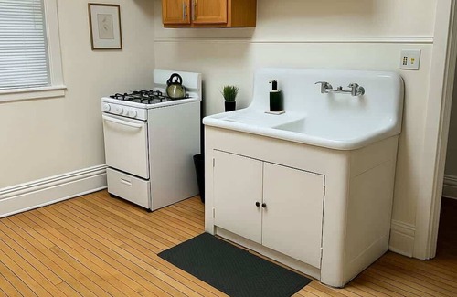 Andersonville Appartement | Stylish and Roomy 2BR in Chicago