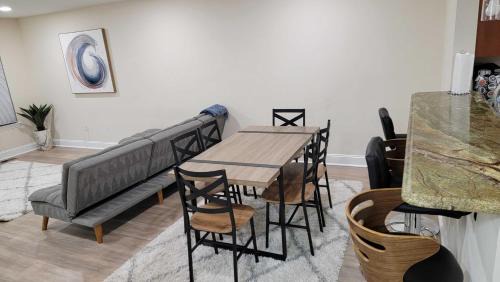 Clifton Maison | Stylish and Spacious Luxury End-Unit TH - Near IAD