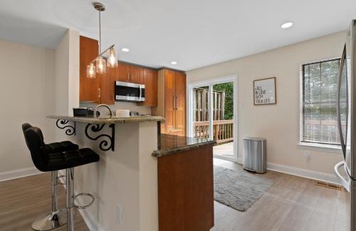 Clifton Maison | Stylish and Spacious Luxury End-Unit TH - Near IAD