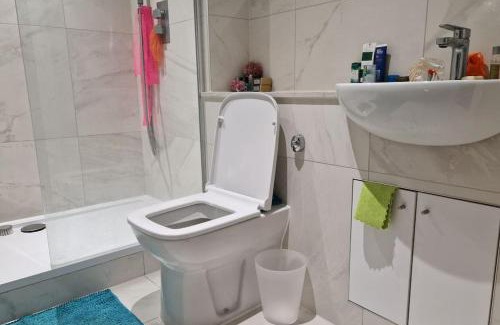 Havering Appartement | Stylish and spacious new flat