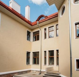 Viljandi Appartement | Stylish Apartment in Historic Villa Doll, City Center