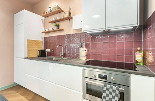 Weesperzijde Appartement | Stylish apartment next to the Amstel river -Unit B