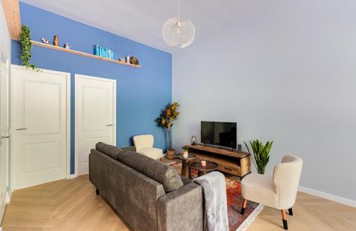 Weesperzijde Appartement | Stylish apartment next to the Amstel river- Unit D