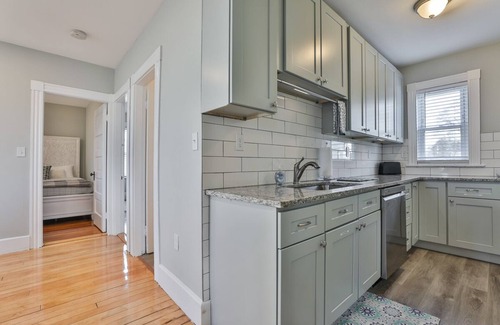 North Andover Appartement | Stylish Apartment Near Downtown & Major Highways