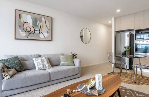 West End Appartement | Stylish Apartment with Rooftop Pool