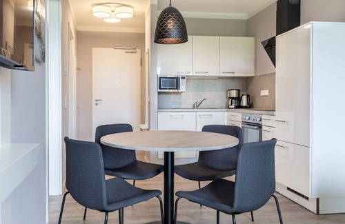 Alt-Travemunde/Ronnau Appartement | Stylish apartment with loggia, right by the park and only 300 meters to the Baltic Sea - Godewindpark