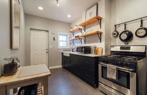 Jersey City Appartement | Stylish Apt 40 mins from NYC - TV/Laundry/Parking