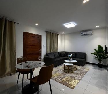 Kivukoni Appartement | Stylish Apt At Mbezi Beach