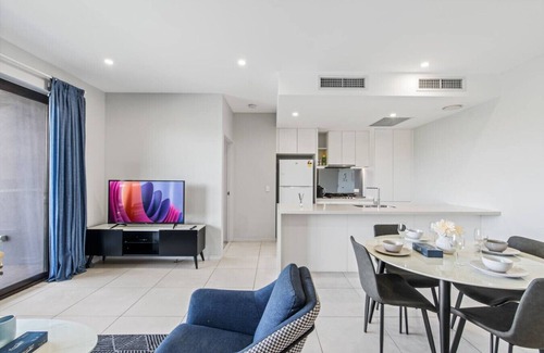 Macgregor Appartement | Stylish Apt w/Balcony Easy Access to Everywhere