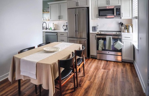 Lewisburg Appartement | Stylish Apt Walk to Shops, Dining and Bucknell