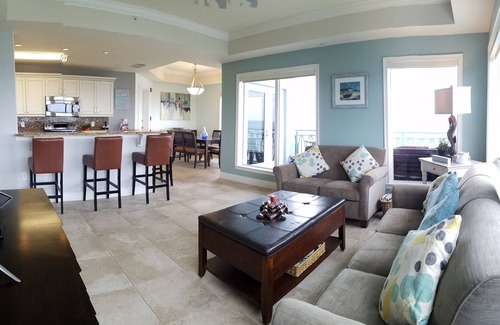 New Smyrna Beach Copropriété | Condo élégant face à la plage avec vue spectaculaire!