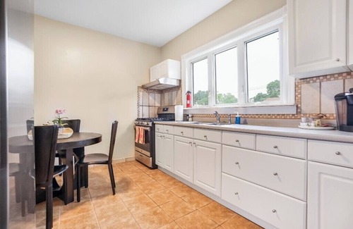 Lower Washington - Mount Hope Maison | Stylish Boston Getaway Near Arboretum & T Station!