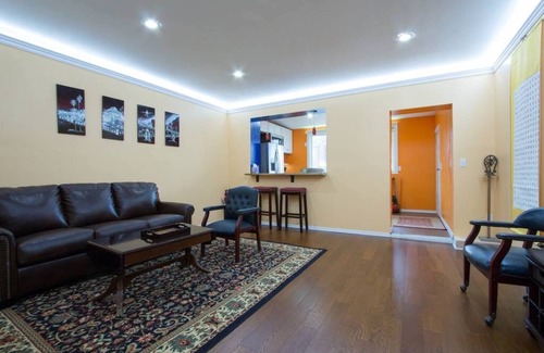 Kingman Park Appartement | Spacieux, ensoleillé, 1 chambre Apt au 2ème étage; le Parlement américain