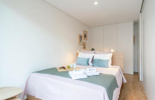 Aldoar Appartement | Stylish & Bright Flat with Balcony by HostWise