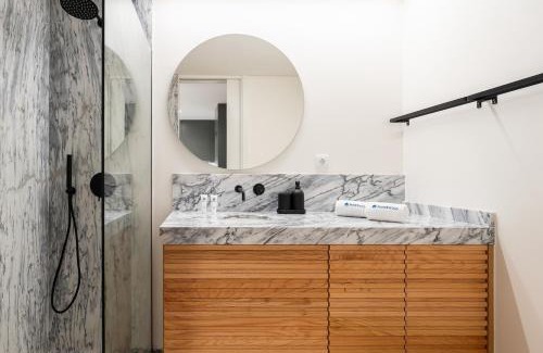Aldoar Appartement | Stylish & Bright Flat with Balcony by HostWise