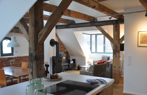 Old Town Appartement | Stylish, bright, spacious apartment in the heart of the old town - loggia, fireplace