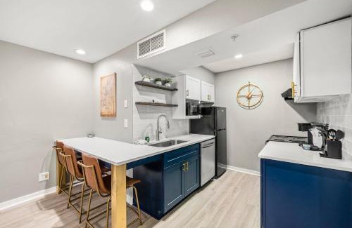 Garden Hills Appartement | Stylish Buckhead Condo: Your Urban Getaway in Atlanta