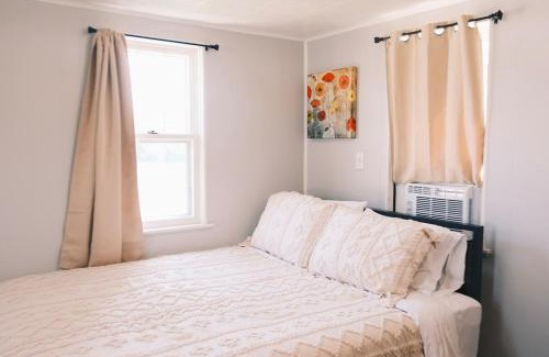 St Ignace Maison | Stylish Cabin by Mackinac