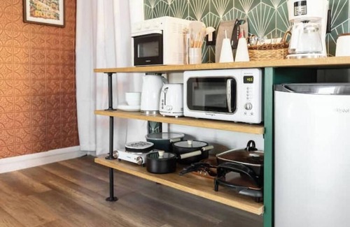 Tempe Appartement | Stylish Casita w/Kitchenette, Workspace & Firepit